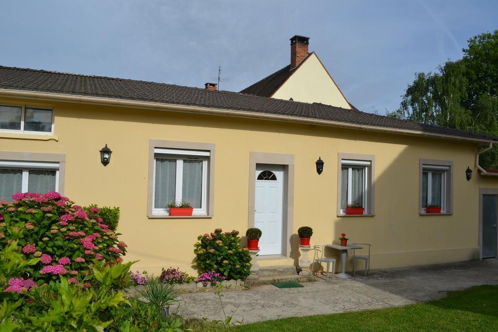 Villa L'Araucaria Pontault-Combault Zimmer foto